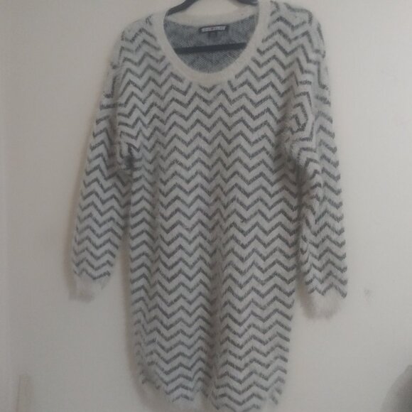 Chevron Fuzzy Knit Sweater Dress by Love & Blind Gray & White Longline Pullover - Picture 7 of 8